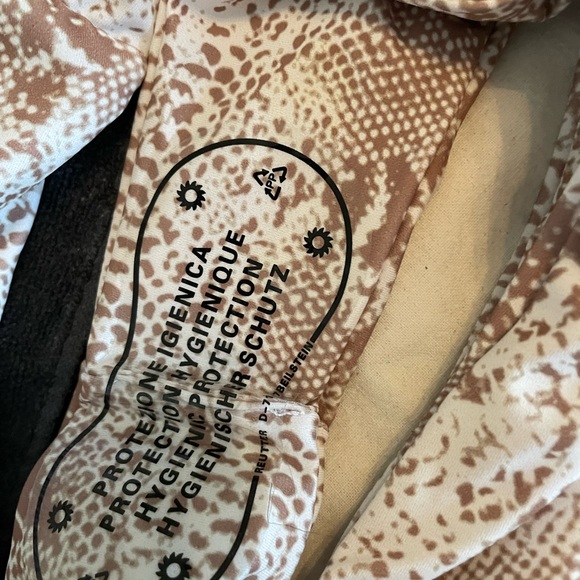 Brand New ZARA Animal Print Bikini Top and Cheeky Bottom. - Picture 7 of 13